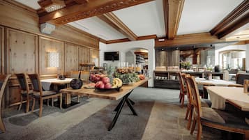 Petit déjeuner buffet compris tous les jours