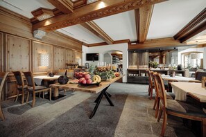 Free daily buffet breakfast  - Ferienparadies Lerch (Sankt Johann im Pongau)