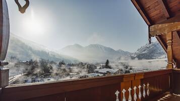 Familien-Suite, Balkon | Zimmersafe, individuell dekoriert, individuell eingerichtet