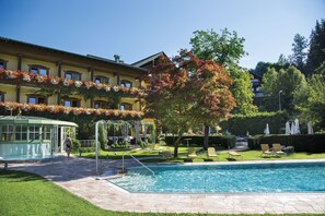 Indoor pool, outdoor pool, open 7:00 AM to 7:00 PM, pool loungers - Ferienparadies Lerch (Sankt Johann im Pongau)