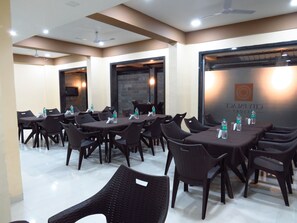 Dining - City Palace Resort (Mawal)