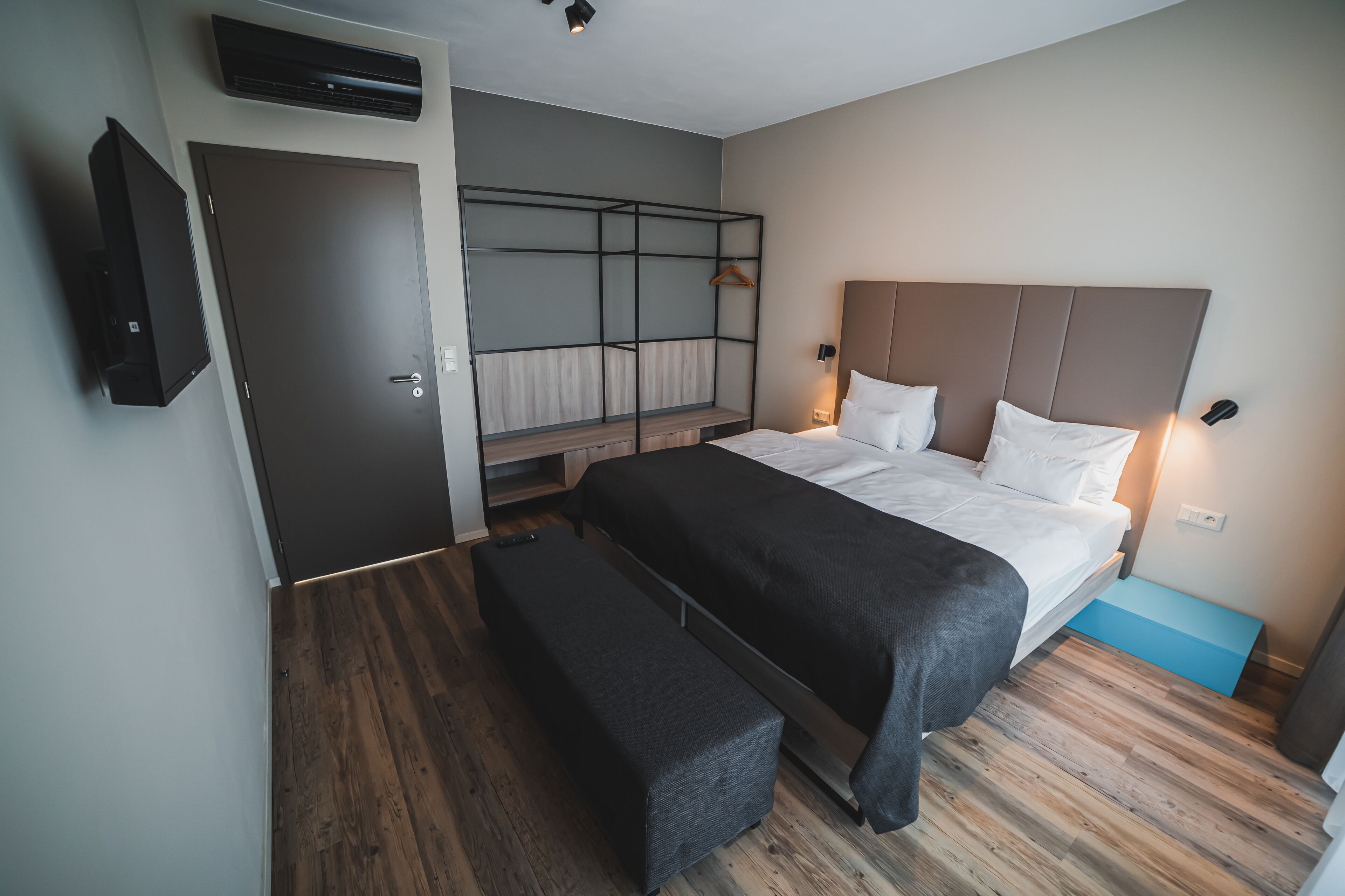 duplex, balcony, city view | hypo-allergenic bedding, desk, laptop workspace, blackout curtains