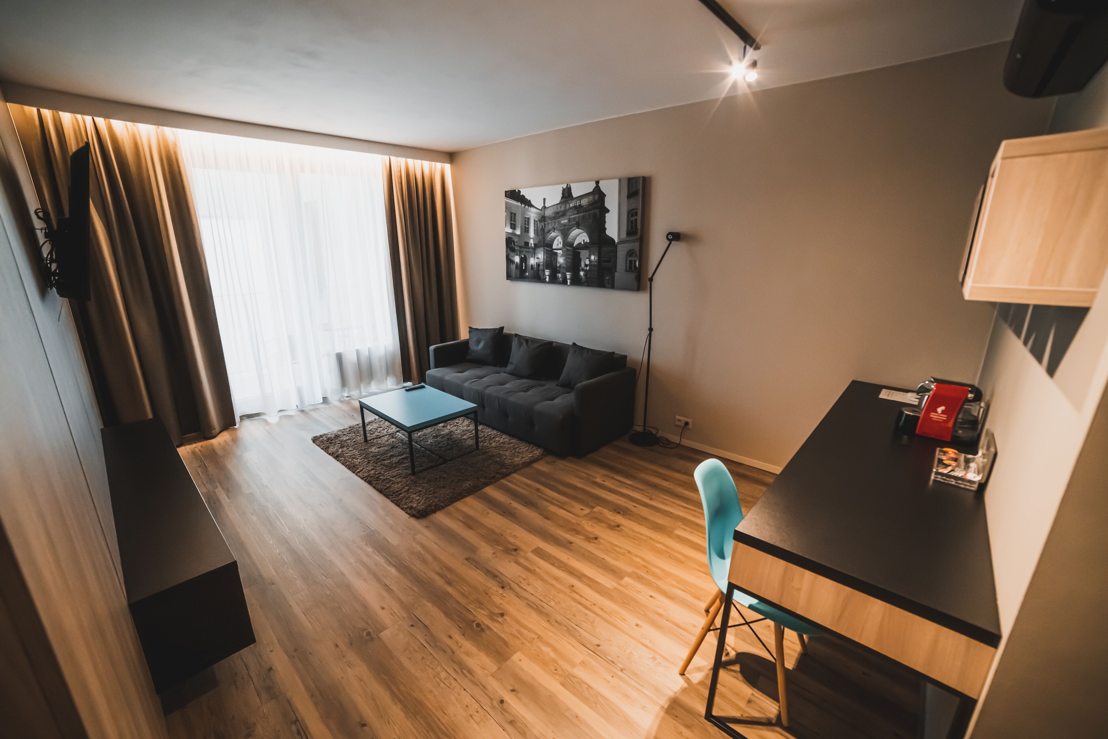 suite, balcony | hypo-allergenic bedding, desk, laptop workspace, blackout curtains