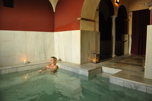 Massages des tissus profonds, soins du visage, 1 salle de soins