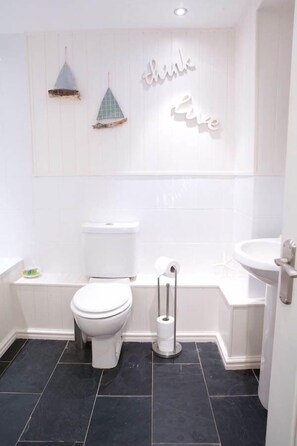 Bathroom - Seaspray (Moelfre)