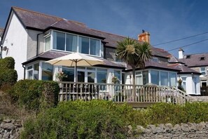 Exterior - Seaspray (Moelfre)