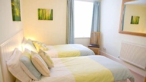 Sea Spray | Iron/ironing board, WiFi (free), bed sheets - Seaspray (Moelfre)