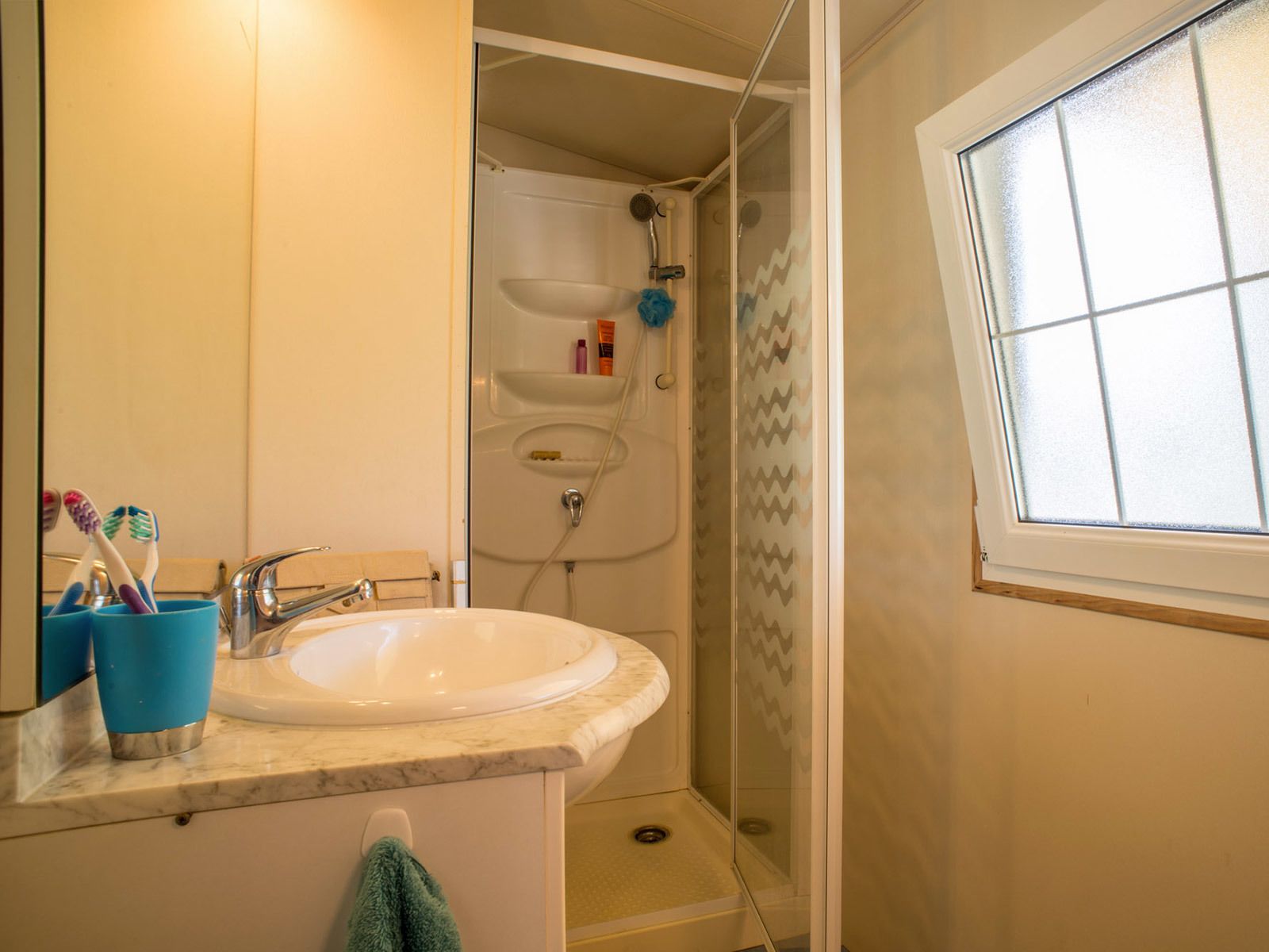 Mobile Home, 3 chambres | Salle de bain | Douche