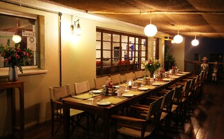 Se sirven desayunos, almuerzos y cenas; cocina local e internacional