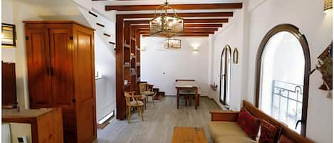 Superior Villa, Multiple Beds (10 persons) | Coin séjour