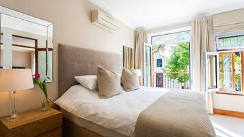 1 bedroom, in-room safe, desk, soundproofing