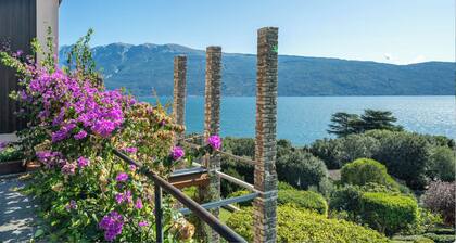The terrace on the lake of the Oliveto residence.