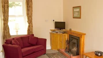 Cottage, 2 Bedrooms | Living room | Flat-screen TV, DVD player, ping pong