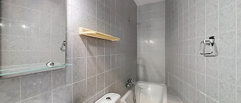Bathtub