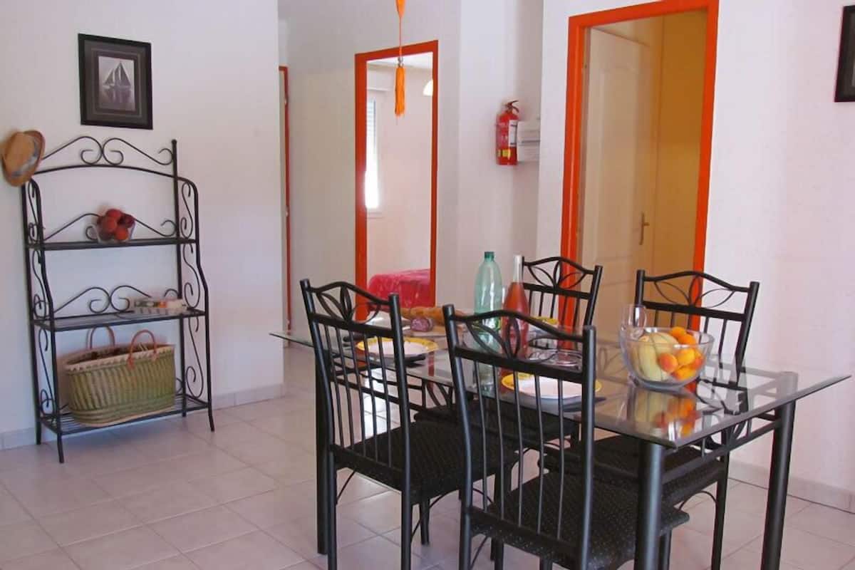 Villa, 2 Bedrooms (6-8) | In-room dining