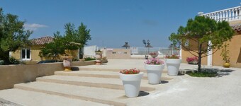 Domaine Des Garrigues