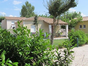 2 bedrooms, individually decorated, individually furnished - Domaine Des Garrigues (Grospierres)