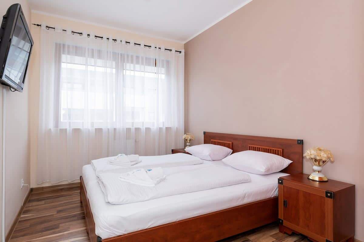 1 slaapkamer, een strijkplank/strijkijzer, reisbedje, wifi