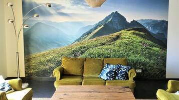 Una televisión, libros