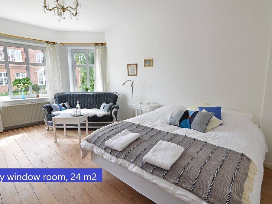 Double Room, Shared Bathroom | 1 bedroom, individually decorated, individually furnished