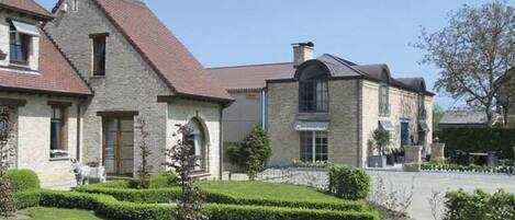 Fachada de la propiedad