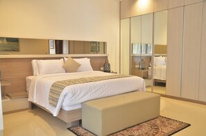6 bedrooms, iron/ironing board, WiFi