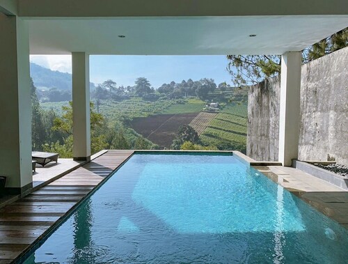 Indah 1 Golf Villa 4 bedroom with a private pool