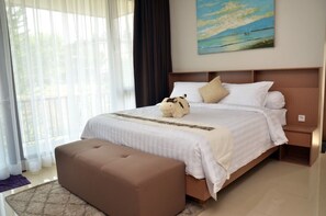 4 bedrooms, iron/ironing board, free WiFi - Indah 1 Golf Villa 4 bedroom with a private pool (Bandung)
