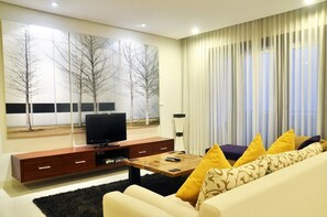TV, DVD player - 4 BR City View Villa with a private pool 1 (Bandung)