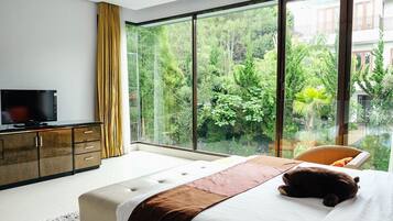 3 bedrooms, iron/ironing board, free WiFi