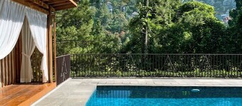 6 BR Hill View Villa with a private pool 3