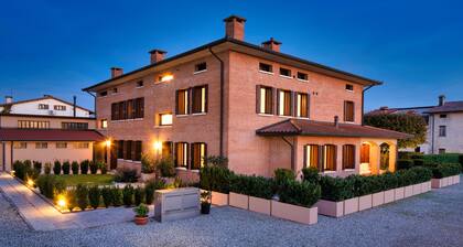 Borgo Tabari Tourist Localisation Mondrian