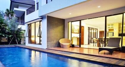 4 BR City View Villa with a private pool 3