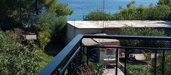 rented beachfront Studio
