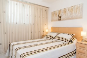 2 bedrooms, iron/ironing board, travel crib, free WiFi