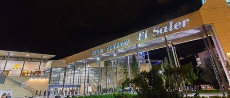 مكان جذب سياحي