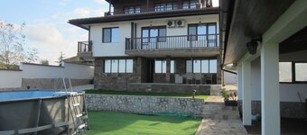 7 Bedroom Villa near Sozopol with Pool and wide garden