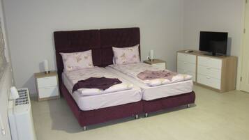 7 bedrooms, iron/ironing board, travel crib, free WiFi