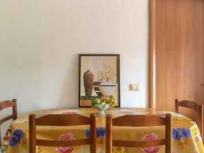 Fridge, cookware/dishes/utensils - 19th floor relaxing sea view apartment (Orikum)