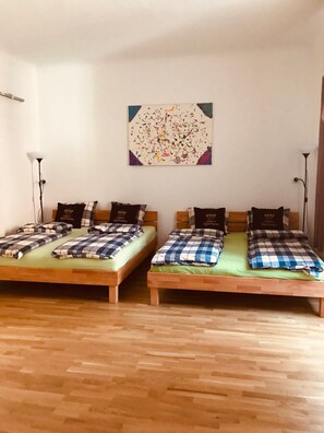 3 soverom, strykejern/-brett, wi-fi og sengetøy