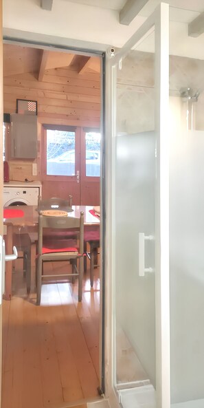 Dining - Homerez - Chalet in Poussan with garden (Poussan)