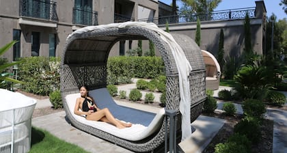 Sandora Boutique Hotel