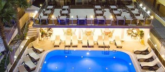 Amphora Hotel