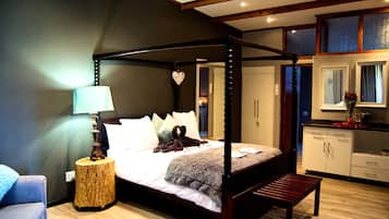 Honeymoon Suite | Premium bedding, individually decorated, individually furnished, desk