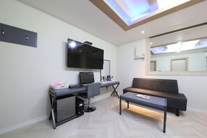 Twin Room, 2 Double Beds, Bathtub | Room amenity