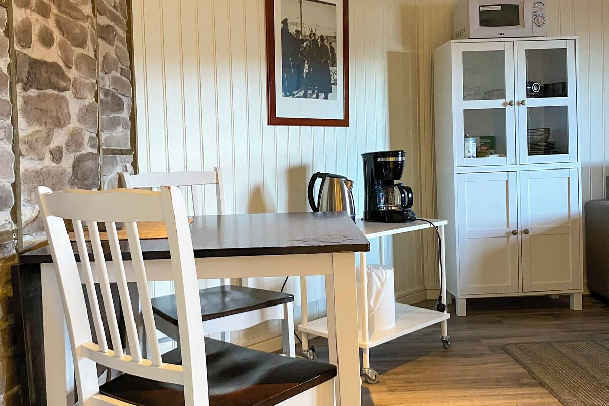 Standaard appartement, 1 slaapkamer, uitzicht op resort (Rorbu Syltefjordstauran) | Verduisterende gordijnen, geluiddichte muren
