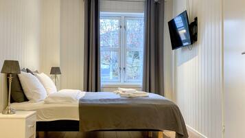 Standard Double or Twin Room | 1 bedroom, blackout drapes, soundproofing, iron/ironing board