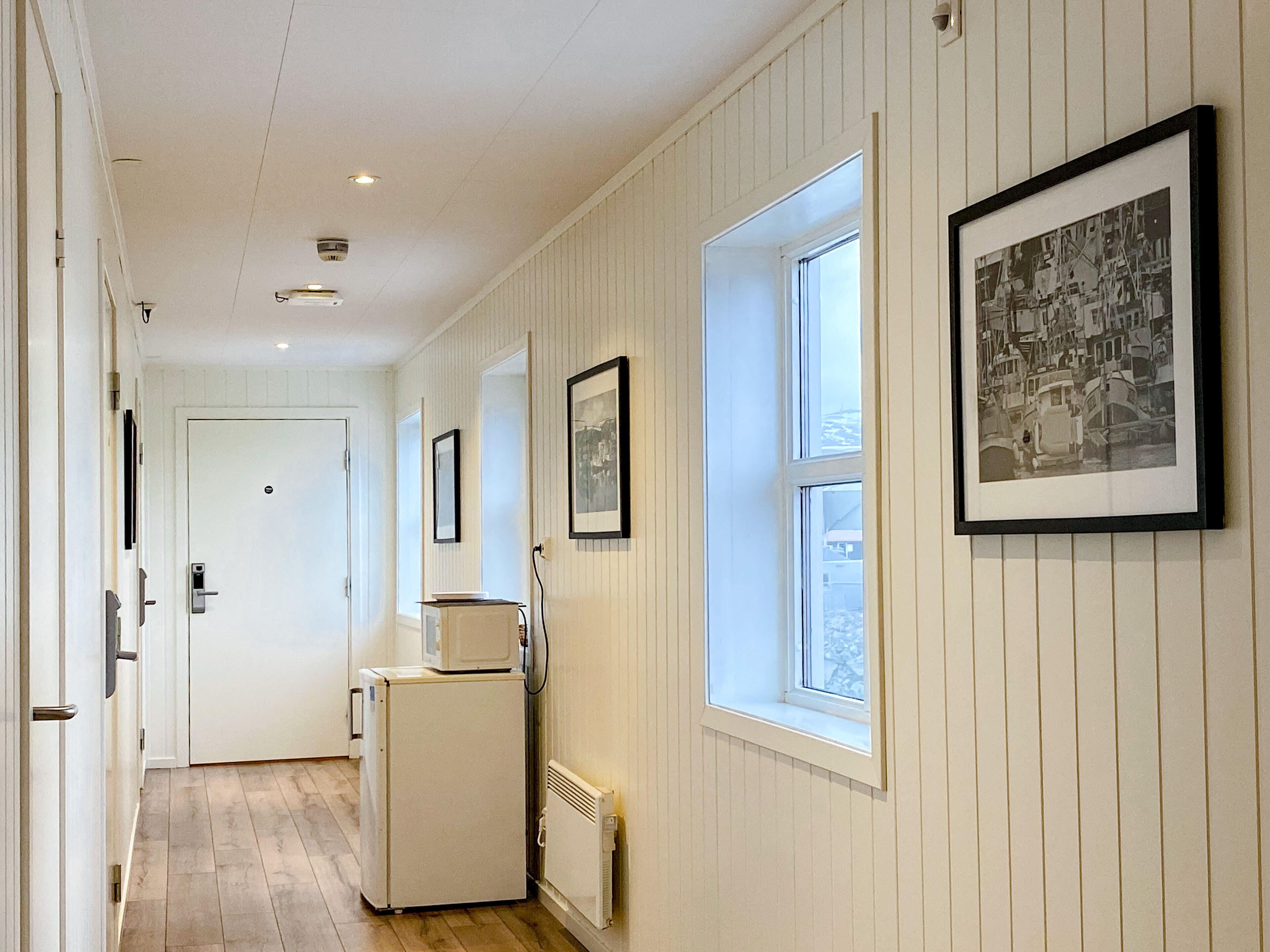 economy room | mini fridge