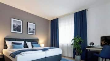 Comfort Double Room, 1 King Bed | Desk, laptop workspace, soundproofing, iron/ironing board