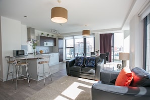 Apartment, 2 Schlafzimmer | Wohnbereich